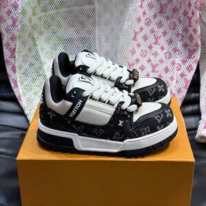 Louis Vuitton Trainer mini puff